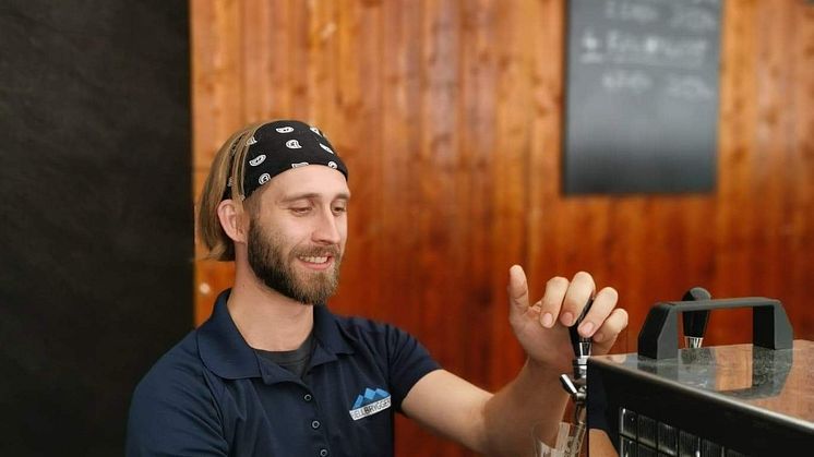 Auch Carl Koch selbst schmeckt das Bier