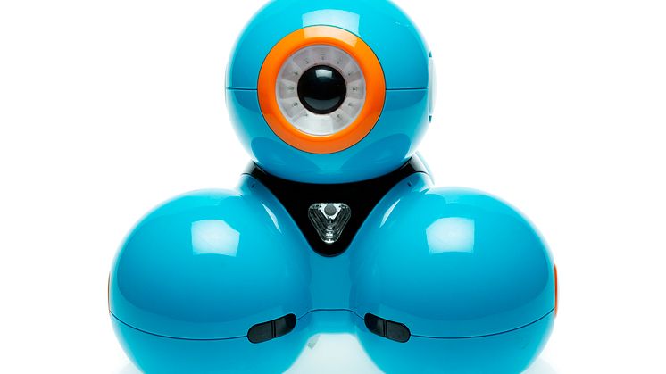 Roboten Dash väntar på att bli programmerad av 2000 skolelever i årskurs F-3