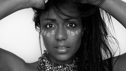 Ida Corr synger "Jungle Fever" akustisk