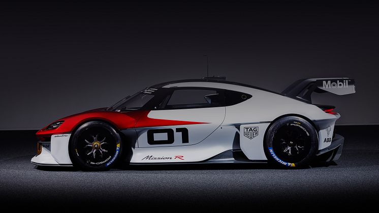 02 Porsche Mission R.jpg