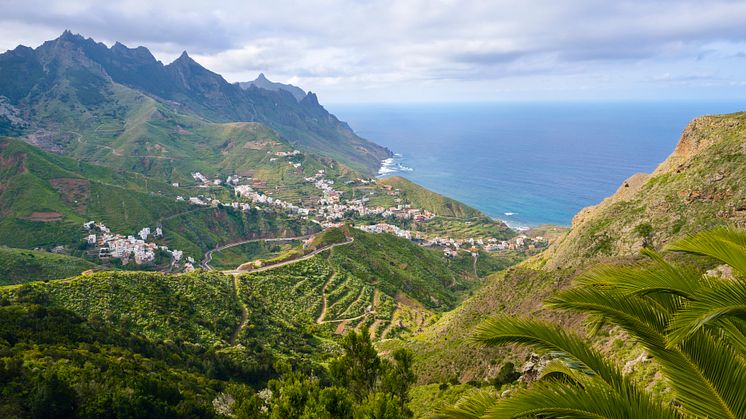 spain-tenerife-green-mountains-634474793-full