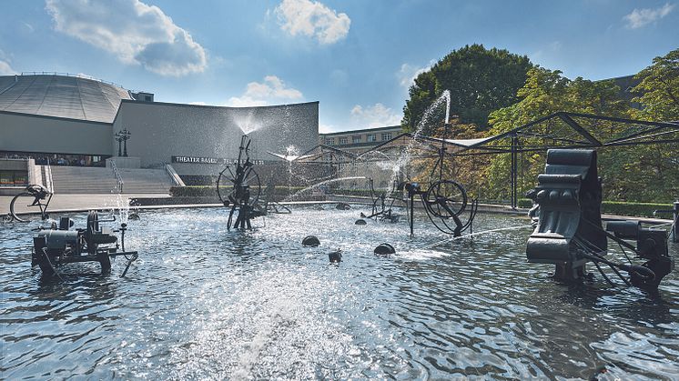 Fasnachtsbrunnen Jean Tinguely vor dem Theater Basel
