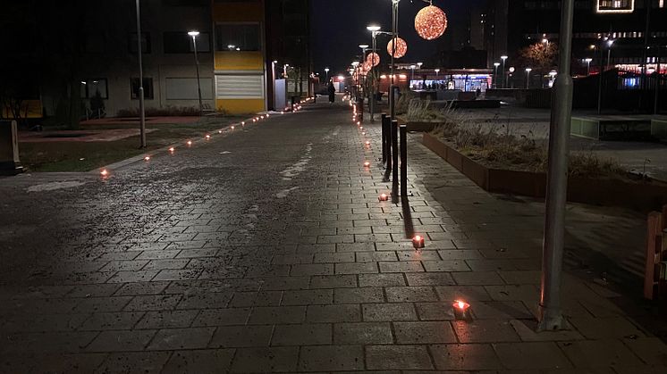 Marschaller trottoar i Fittja 13 dec 2021.jpg