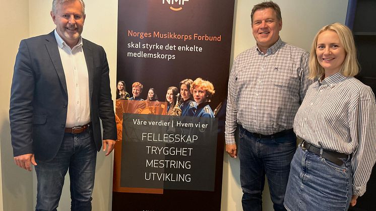 SAMARBEID: Rune Gjesdal (Enosol), Thor Hansen (NMF) og Jeanett Eide (NMF) på samarbeidsmøte i Bergen. Foto: Simen Mikkelsen 