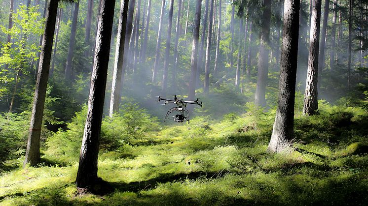Intuitive Aerial och CybAero har drönare i hetluften
