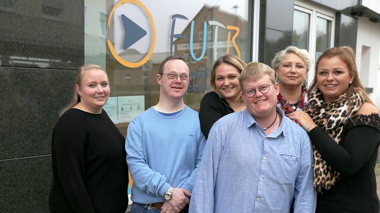 Das EUTB-Team verabschiedet sich aus der Treysaer Bahnhhofstraße (von links): Sabine Schleicher, Christoph Spanknebel, Tamara Lohse, Fabian Schade, Marion Springs und Franziska Rösch. 