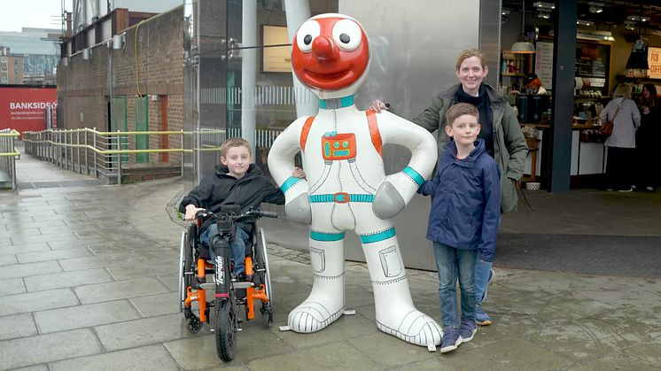Jasper visits Morph to promote accessible travel by rail