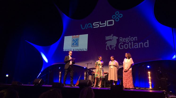 Ulf Thysell, tf vd på Svenskt Vatten uppmärksammar VA SYD, Luleå Kommun och Region Gotland på Vattenstämman 2018