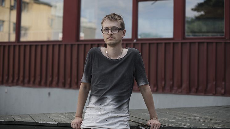 Malte Persson, 2021 års Brunnslockspoet. Fotograf Sofia Runarsdotter, källa Bonniers förlag.