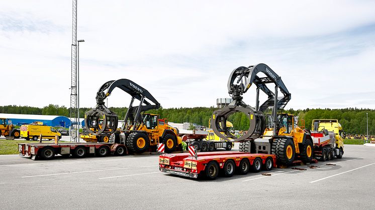 Moelvens två Volvo L200H High Lift i Årjäng