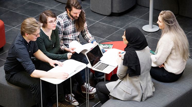 Högskolan Väst startar socionomutbildning