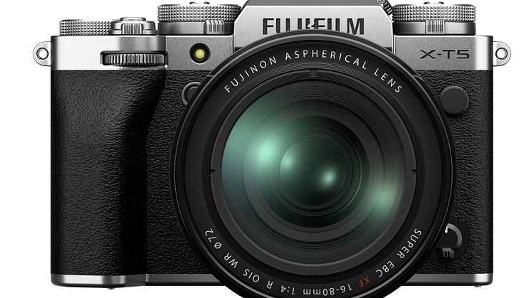 X-T5_front_XF16-80_silver