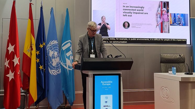 Grundaren av xTactor, Peter Idestam-Almquist, presenterar xTactor på Accessible Europe: ICT 4 All Forum 2023