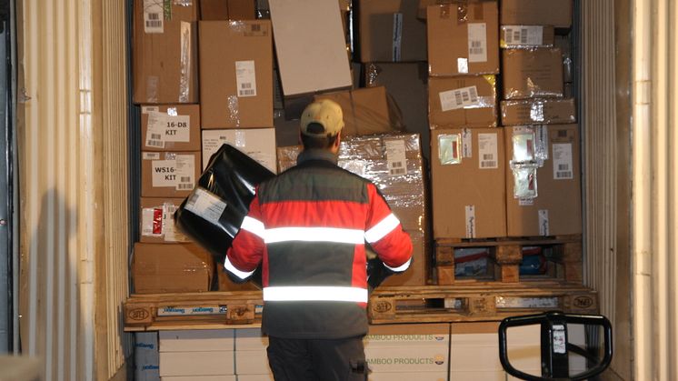 Vi må nok laste opp varene på lastebil også i fremtiden.