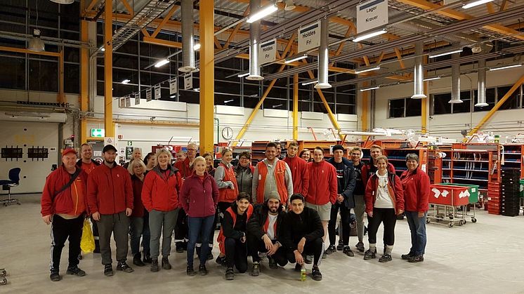 Tusenvis av medarbeidere i Posten og Bring har stått på for å få juleposten fram i tide. Også i Stokke er terminalen tom for julepost.
