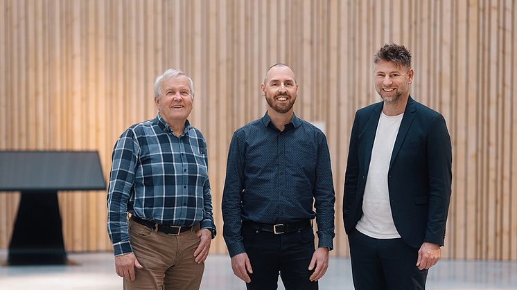 Från vänster, Thomas Svensson och Sven Olsson, Micropower, tillsammans med Johan Anehall från Växjö Energi.