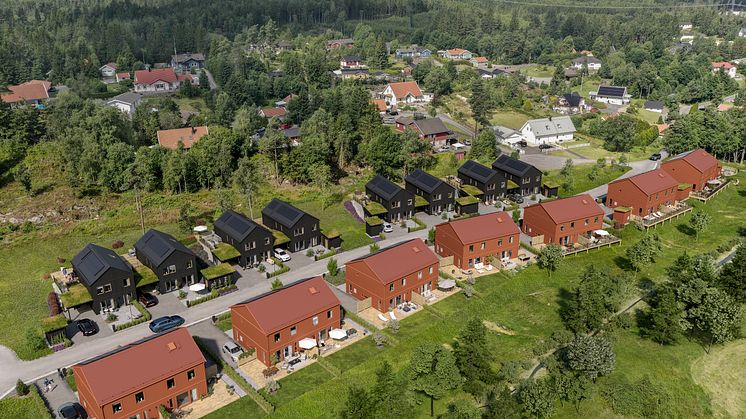  Brf Björrödsbäcken, nära Landvetter, där åtta hus snart kommer att stoltsera med tak av fossilfritt stål.