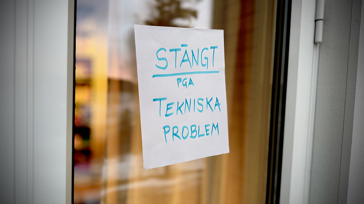 Omfattningen av den senaste stora utpressningsattacken i Sverige är ännu inte klar, men ett antal företag, kommuner och myndigheter har nu tvingats begränsa och anpassa sina verksamheter.