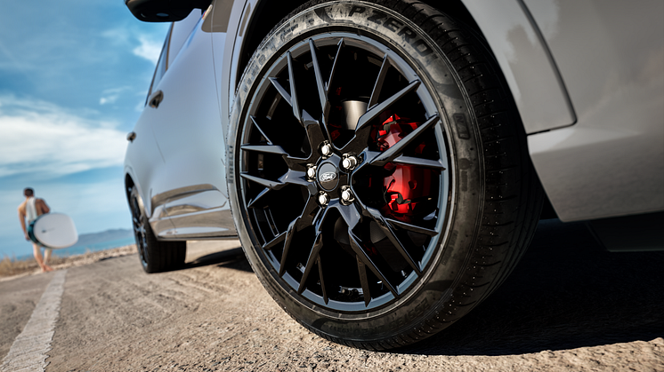 2025_FORD_KUGA_BLACK_PACKAGE_07.png