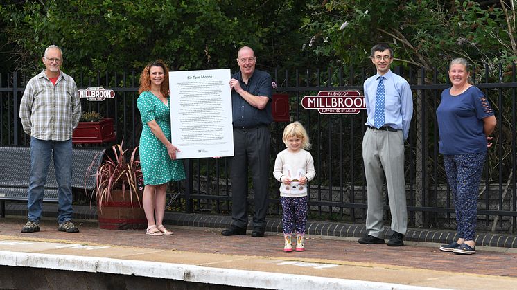 London Northwestern Railway unveils poem to honour "Captain Tom" at his local station
