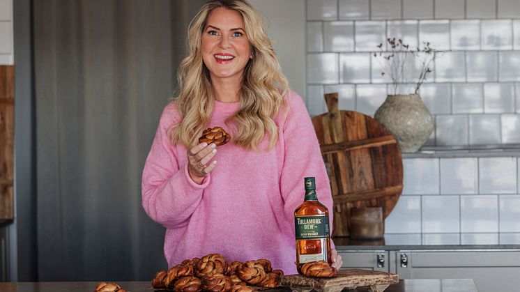 Hela Sverige bakar-vinnaren Linn Utbult hyllar kanelbullen på dess dag med en revolutionerande Whiskeybulle med Tullamore D.E.W.