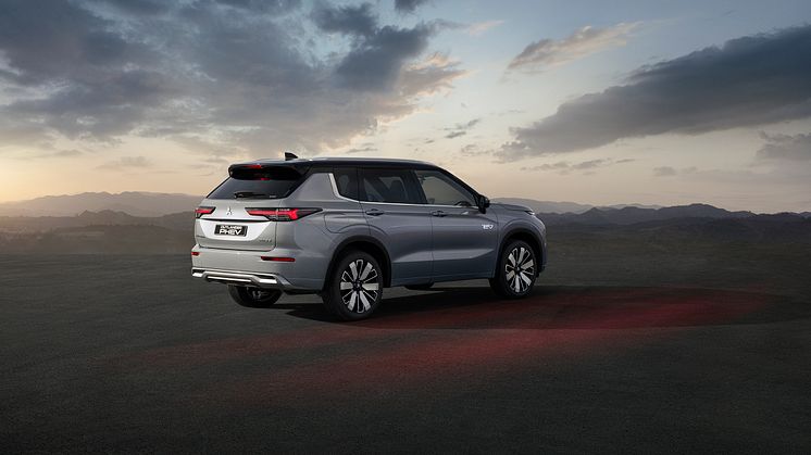 New Outlander PHEV_007L.jpg