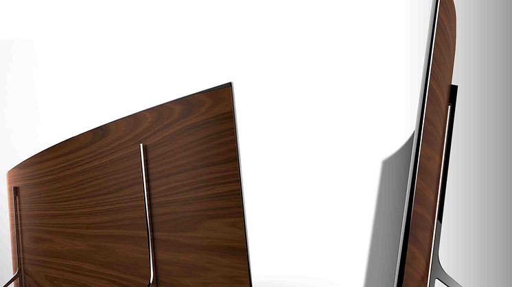 105'Curved_UHD_Back