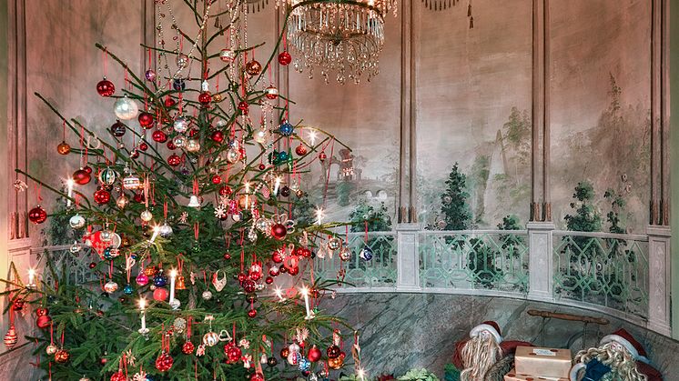 Julgran i Trädgårdsrummet, i huvudbyggnaden på Katrinetorp