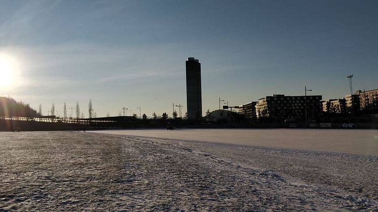 Brøyting av skøyteis på Vannspeilet. Foto Asbjørn Johnsrud, Kulturetaten