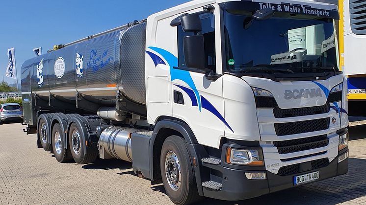 Scania G 410 LNG Tridem in der Milchsammellogistik.