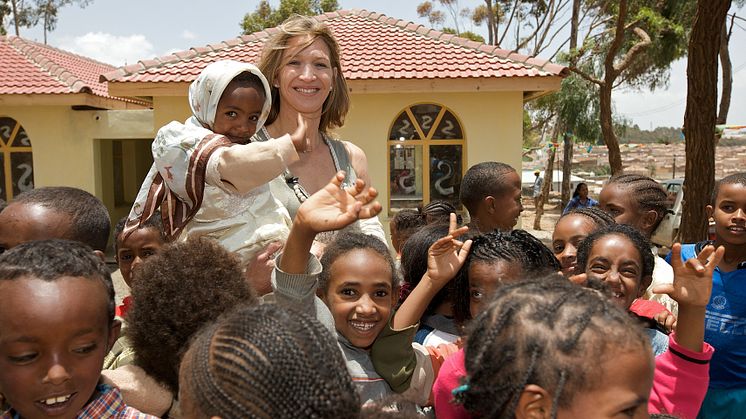 Osteopathen helfen Flüchtlingskindern: Spenden für Stefanie-Graf-Stiftung