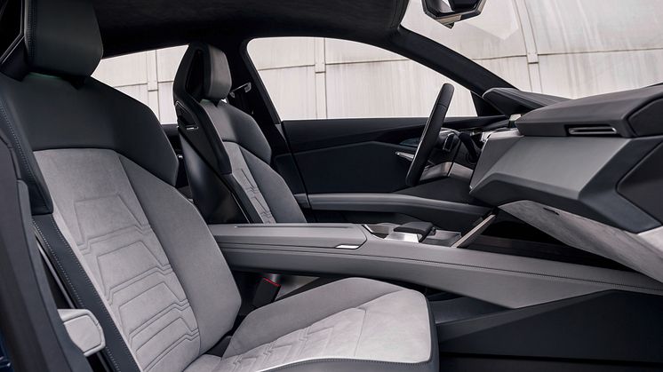 Audi e-tron quattro concept - interior