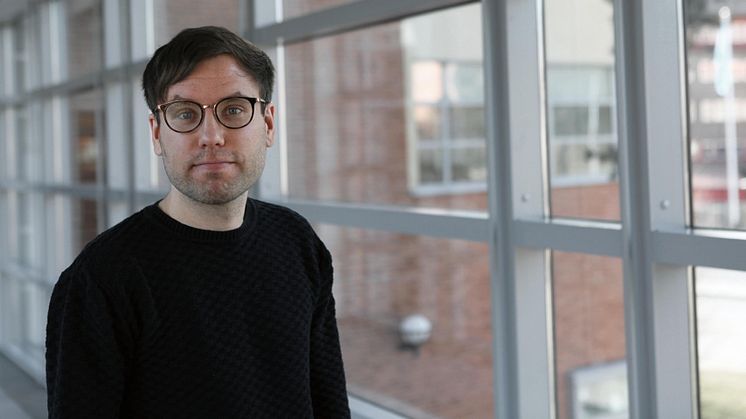 Ville Björck resonerar kring förhållandet teori och praktik i sin avhandling.