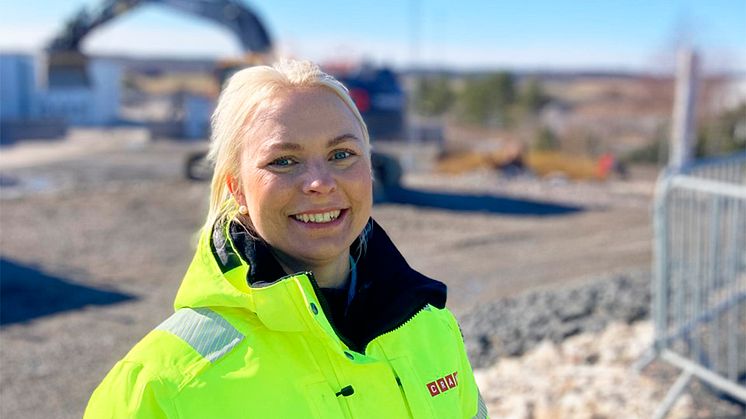 Helena Ruge, Cramo