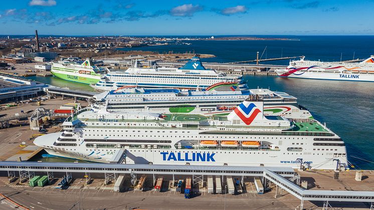 Tallink-Silja-Schiffe im Hafen von Tallinn