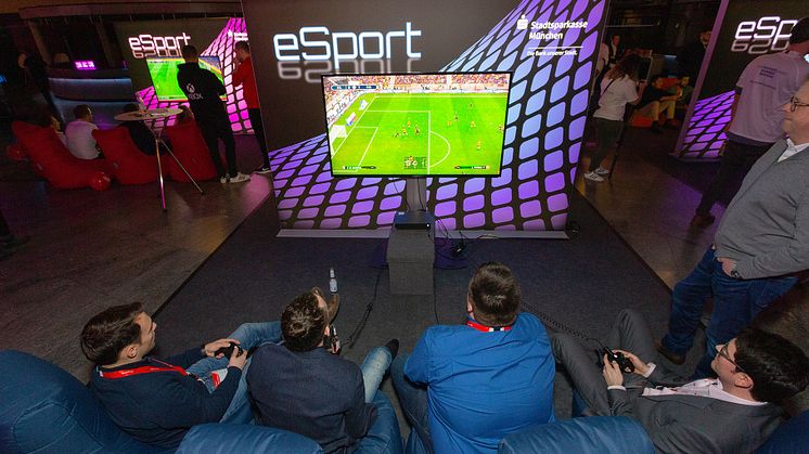 eSport-Fußballturnier in der Hauptstelle der Stadtsparkasse München im Tal