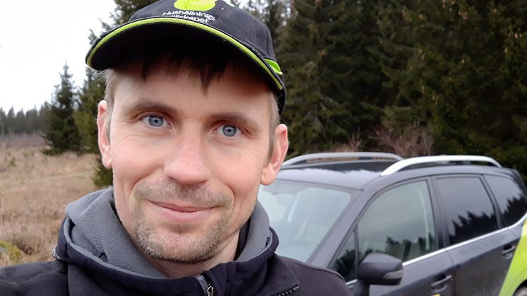 Svensk rödgran är den mest klimatvänliga granen, säger Magnus Ekström, skogsrådgivare på Hushållningssällskapet.