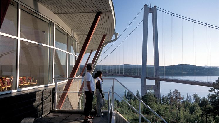 Högakustenbron och Hotell Höga Kusten