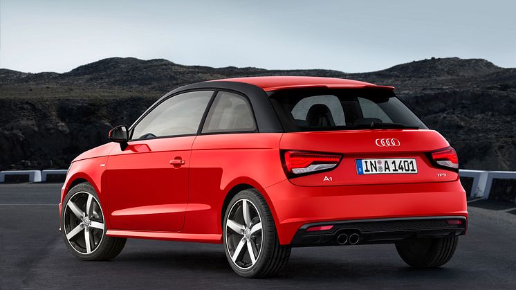A1 red side rear dynamic
