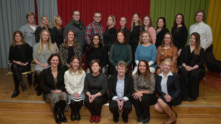 Tio operationssjuksköterskor och tio anestesisjuksköterskor har nu tagit sin examen. Foto: Bild och media