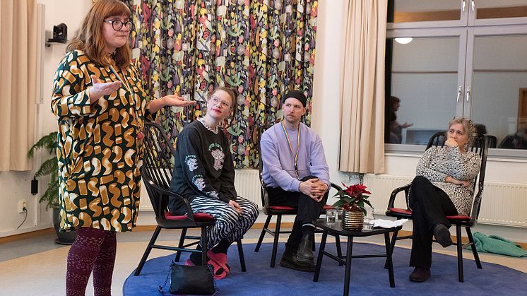 Vernissage för utställningen om Eslövs första konstnärsresidens