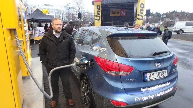 Åpning av Uno-X sin hydrogenstasjon.