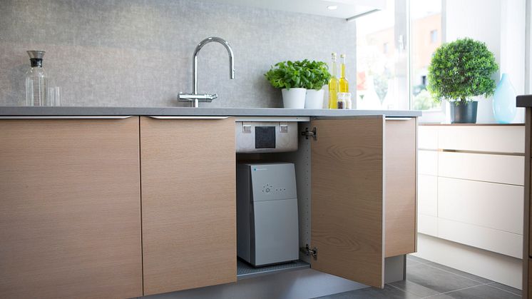 A Bluewater Pro under-sink water purifier, producing purified water that tastes as good as it looks