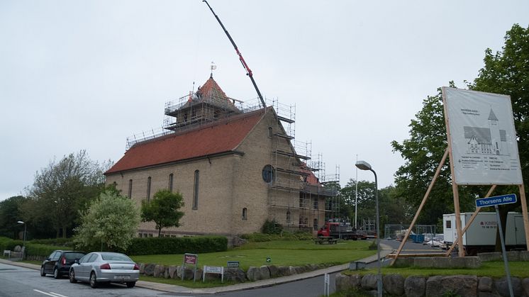 Løft-på-tag - Dantegl på Hasseris Kirke