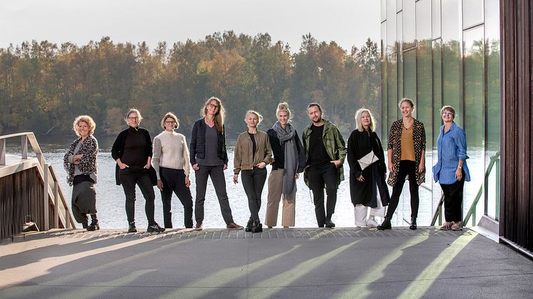 Från vänster: Sofia Rönnberg, Catharina Carlsson, Anna Lindwall, Camilla Caster, Helena Melehoff, Fanny Lindén, Denis Vilenica, Helena Byström, Sara Rylander, Barbro Renkel (Programansvarig)  Fotograf: Johan Gunséus