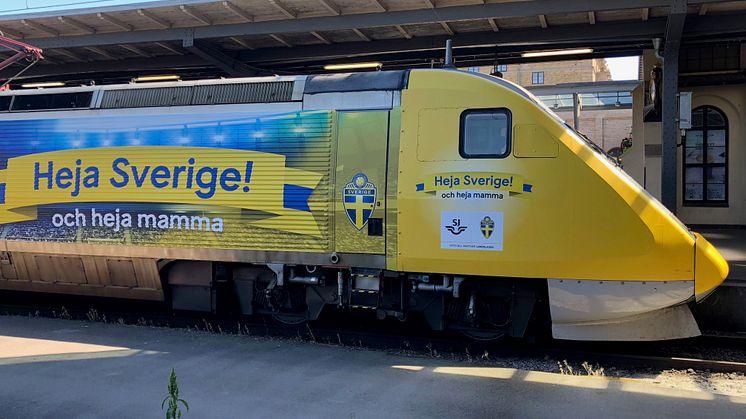 Landslagsspelarnas mamma-hyllningar pryder SJ-tåg 