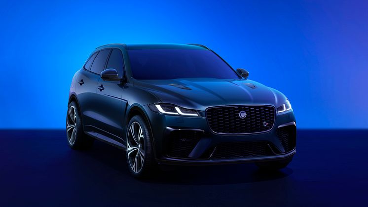 Jag_F-PACE_24MY_Exterior_02_SVR_GL_028_141222