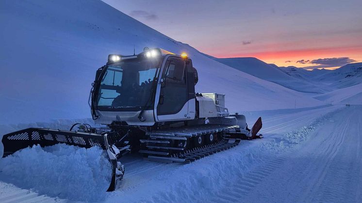 Longyearbyen Løypelag på Svalbard er blant prosjektene som i år har fått midler fra Hurtigruten Foundation. Foto: Longyearbyen Løypelag