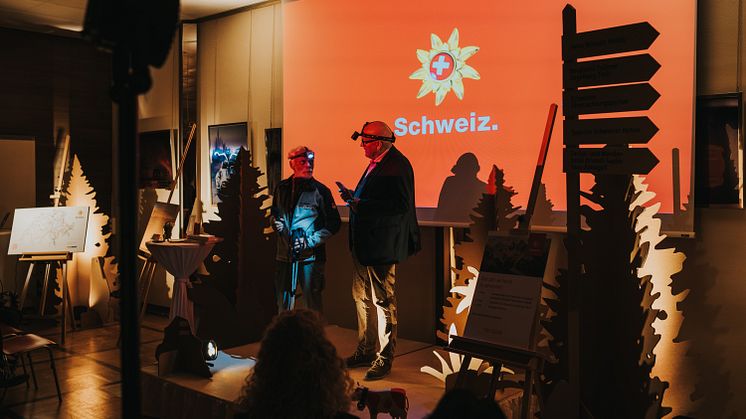 Auftakt der B2B Roadshow in Stuttgart mit knapp 100 Gästen. Hier Jörg Peter Krebs, Direktor Schweiz Tourismus Deutschland im Gespräch mit "Mythen-Mann" Armin Schelbert. So kann es in Essen und Hamburg am 2. und 3. April weitergehen!