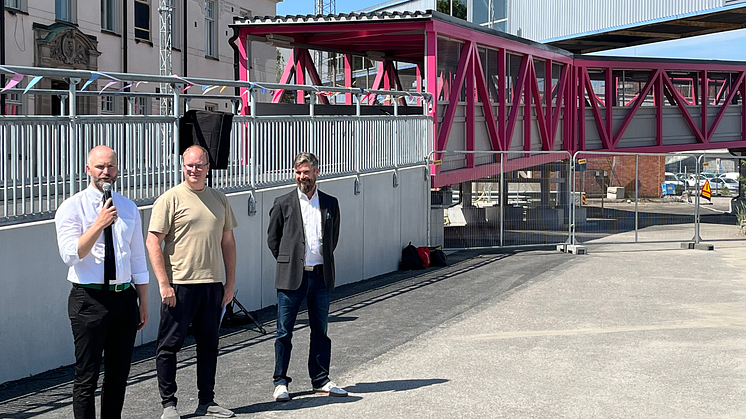 Invigning av Värtahamnens nya gång- och cykelbro